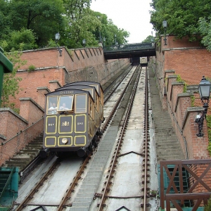 7. Поднимитесь на фуникулёре в Будайскую крепость